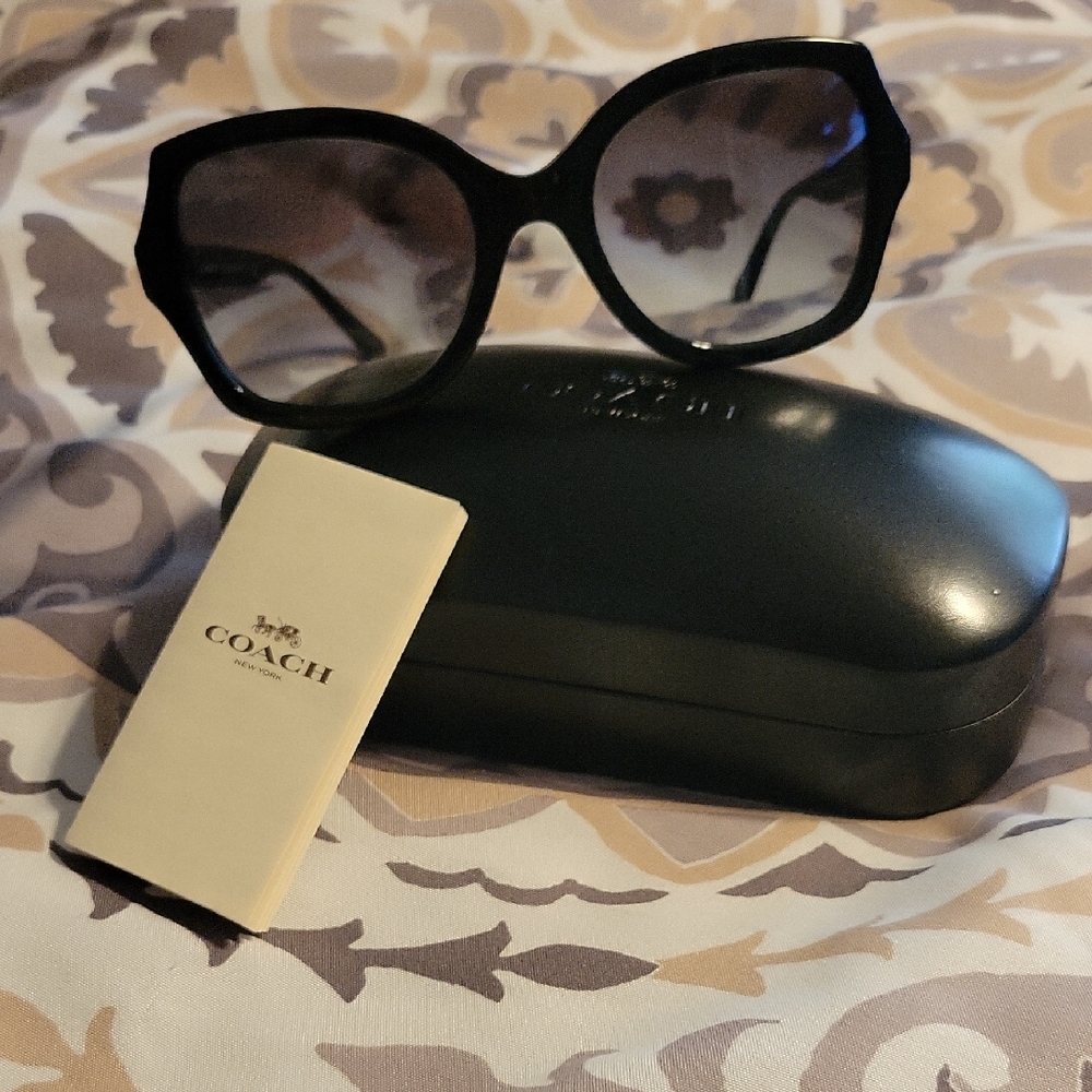 Coach Black Sunglasses with Case No Scratches